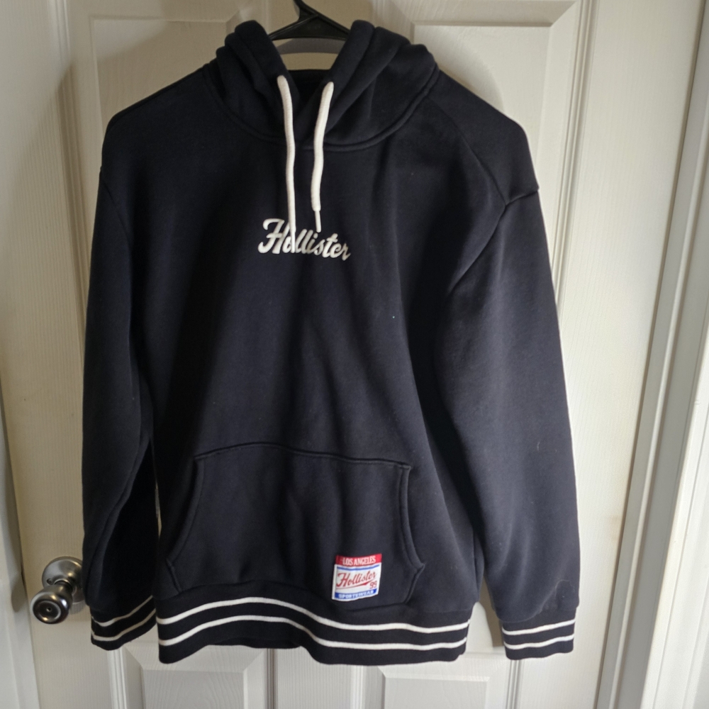 Hollister Men's Black Hoodie with White Accents